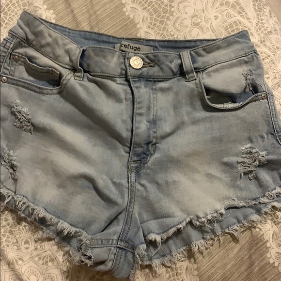 Light ripped jean shorts - Picture 3 of 6